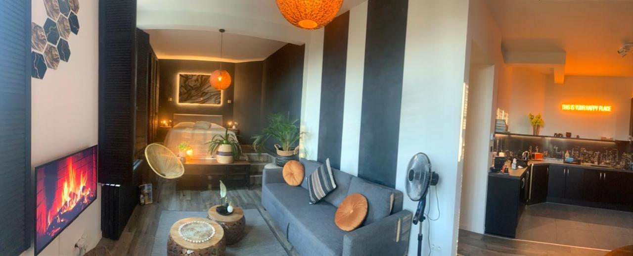 Sleep Inn - Black And Gold Loft Antwerp Cityview Экстерьер фото